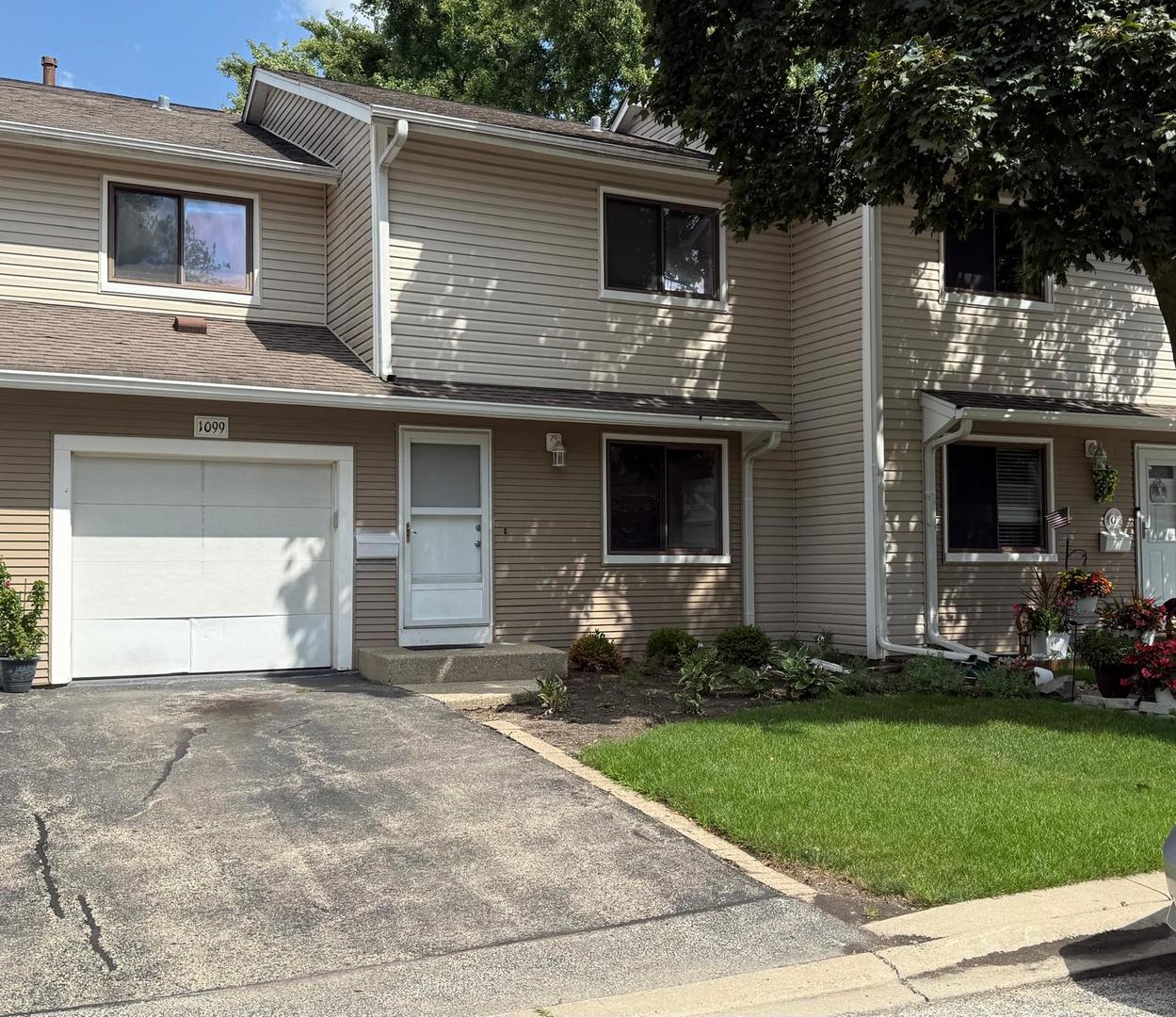 1099 E Randville Drive, Palatine, IL 60074