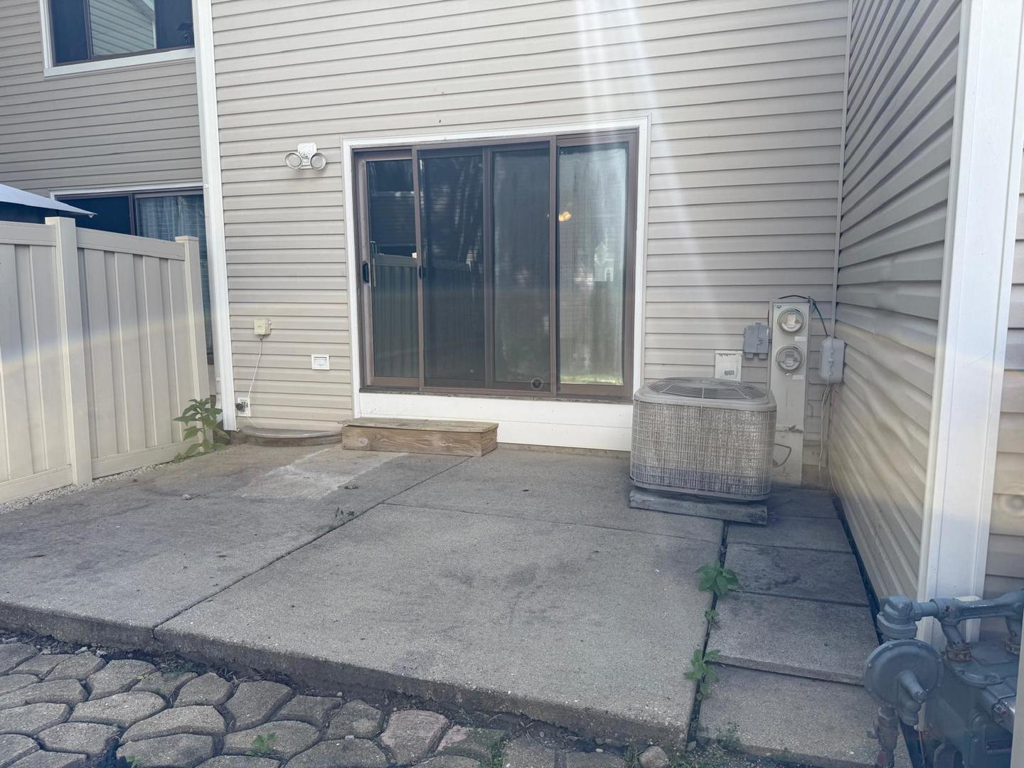 1099 E Randville Drive, Palatine, IL 60074