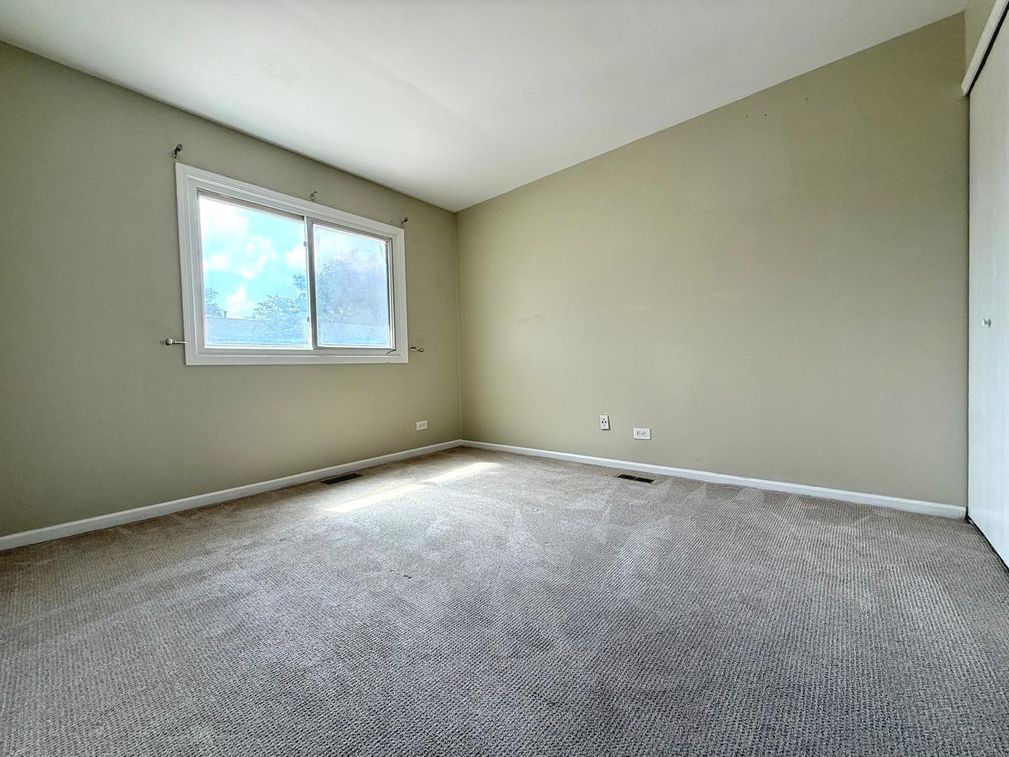 1099 E Randville Drive, Palatine, IL 60074