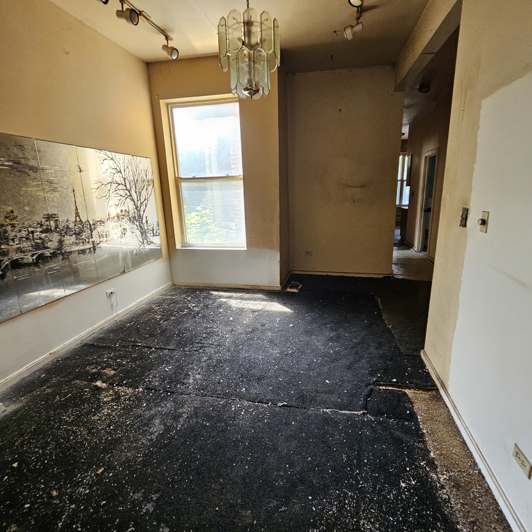 3931 W Lexington Street, Chicago, IL 60624