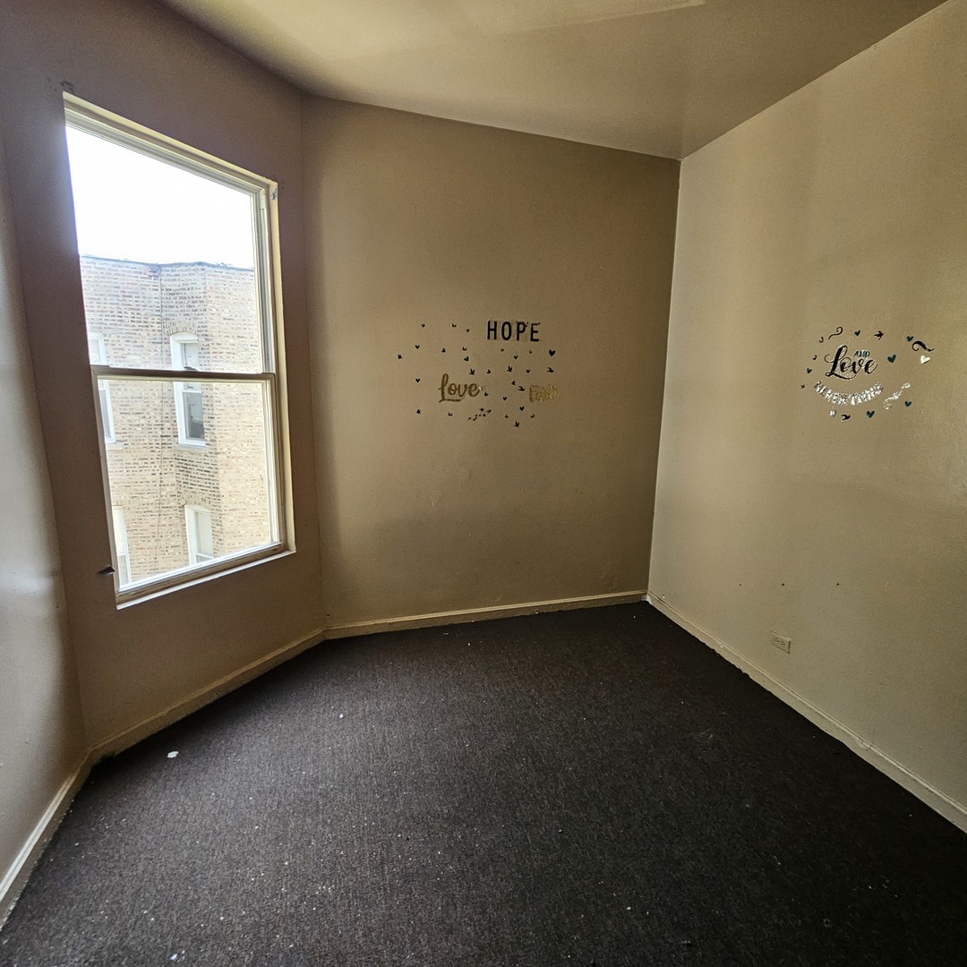 3931 W Lexington Street, Chicago, IL 60624