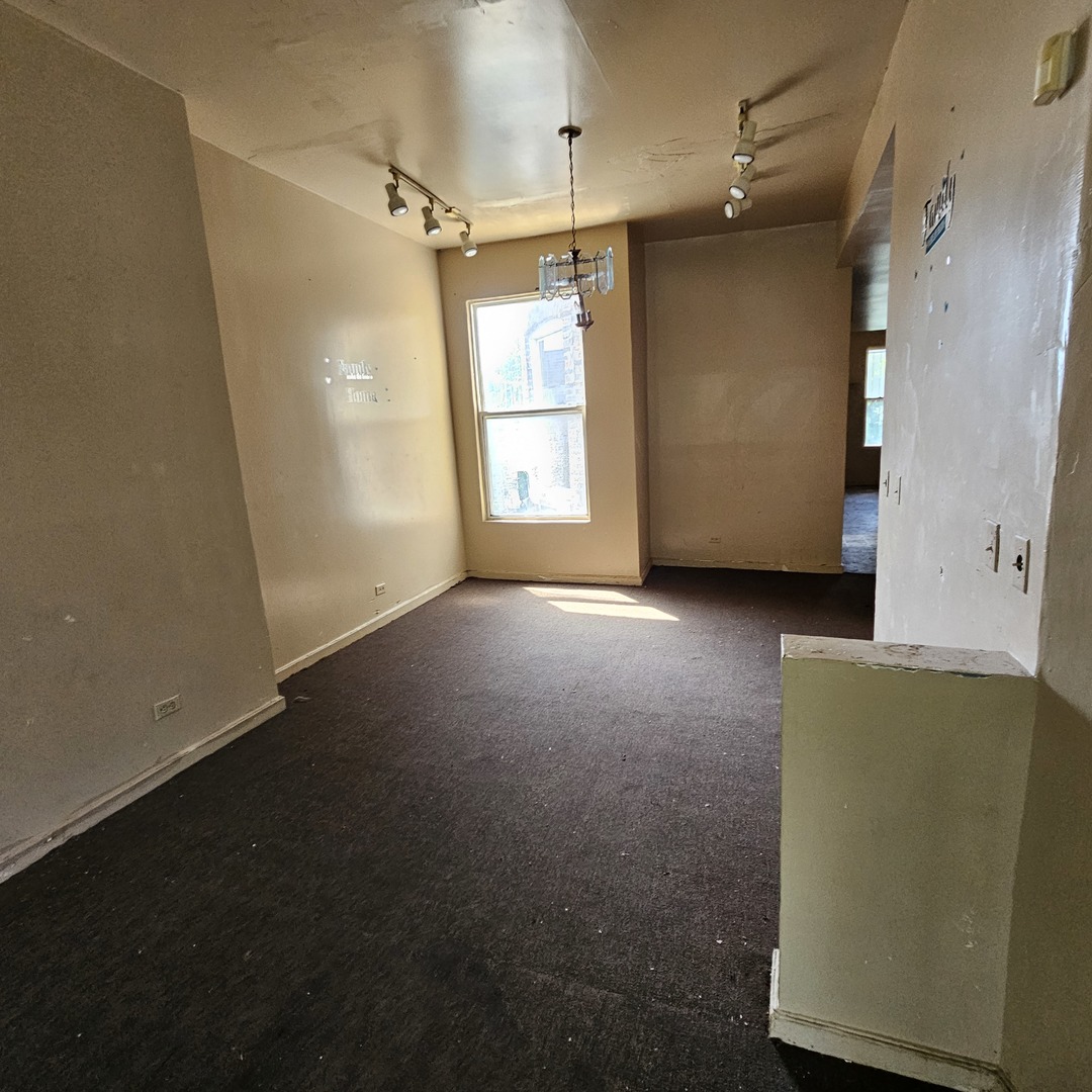 3931 W Lexington Street, Chicago, IL 60624
