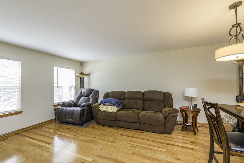 1154 Cambridge Drive, Grayslake, IL 60030