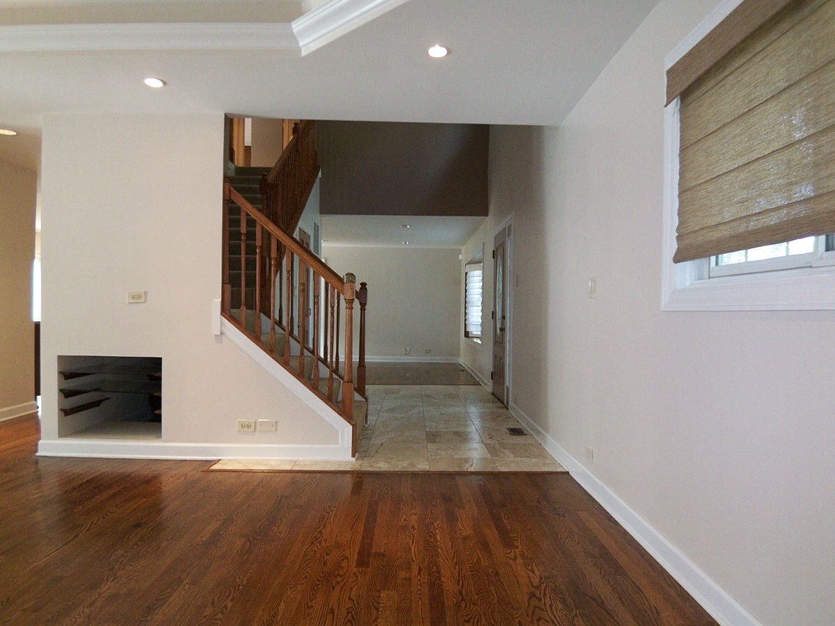 623 Willow Lane, Elk Grove Village, IL 60007