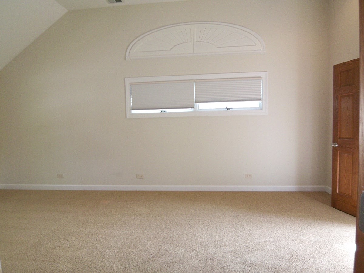 623 Willow Lane, Elk Grove Village, IL 60007