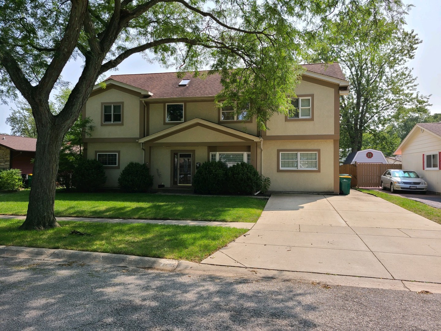 623 Willow Lane, Elk Grove Village, IL 60007