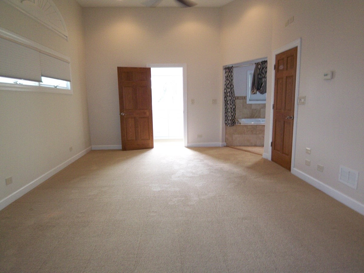 623 Willow Lane, Elk Grove Village, IL 60007