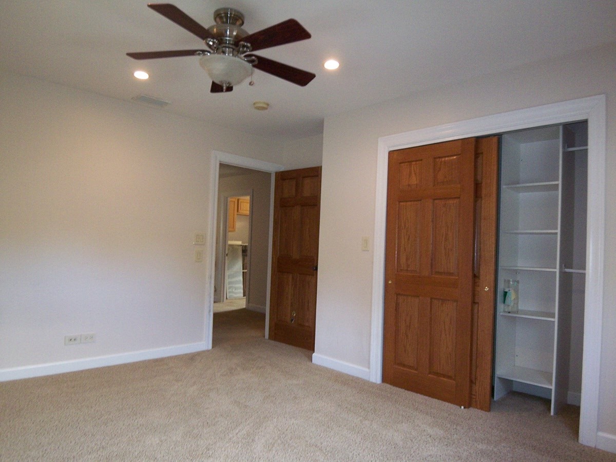 623 Willow Lane, Elk Grove Village, IL 60007