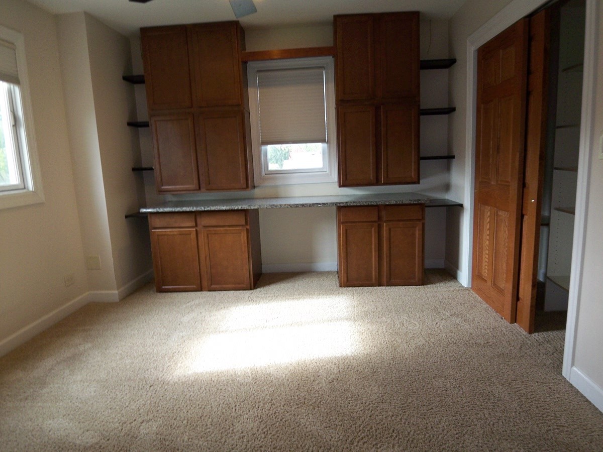 623 Willow Lane, Elk Grove Village, IL 60007
