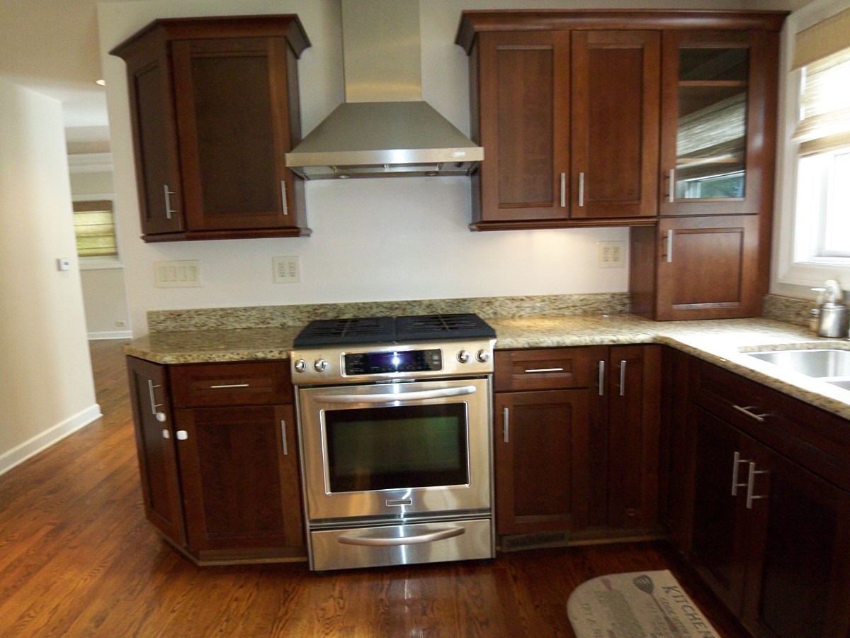 623 Willow Lane, Elk Grove Village, IL 60007