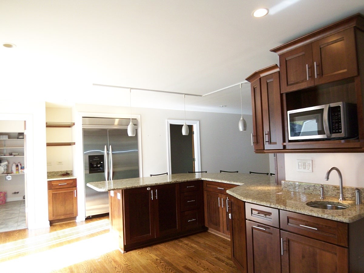 623 Willow Lane, Elk Grove Village, IL 60007