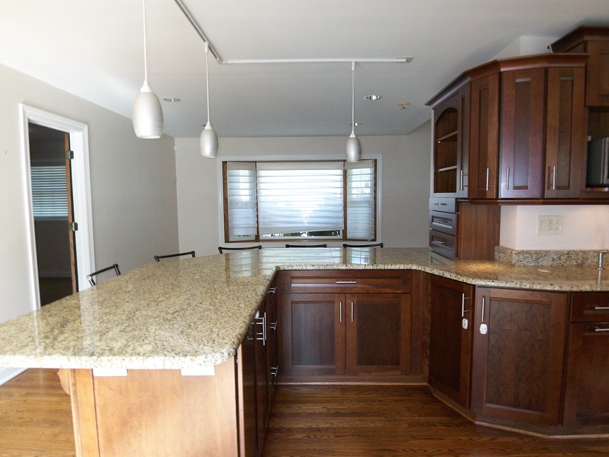 623 Willow Lane, Elk Grove Village, IL 60007
