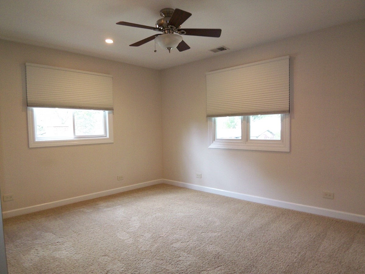 623 Willow Lane, Elk Grove Village, IL 60007