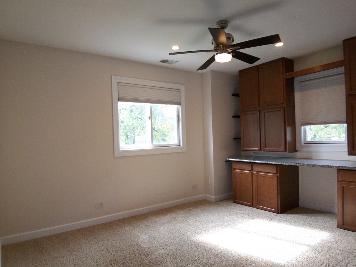 623 Willow Lane, Elk Grove Village, IL 60007
