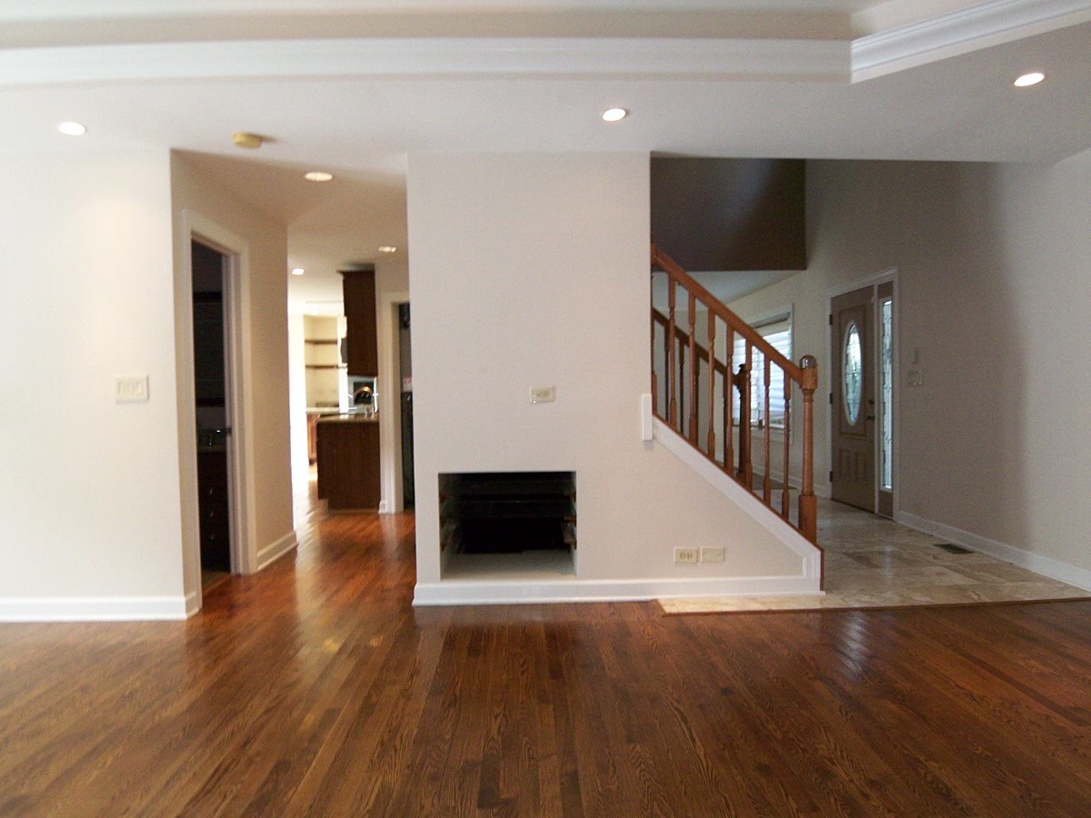 623 Willow Lane, Elk Grove Village, IL 60007