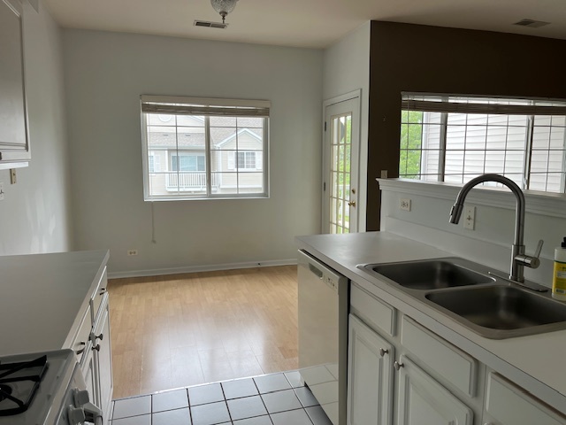 159 Braxton Lane #159, Aurora, IL 60504