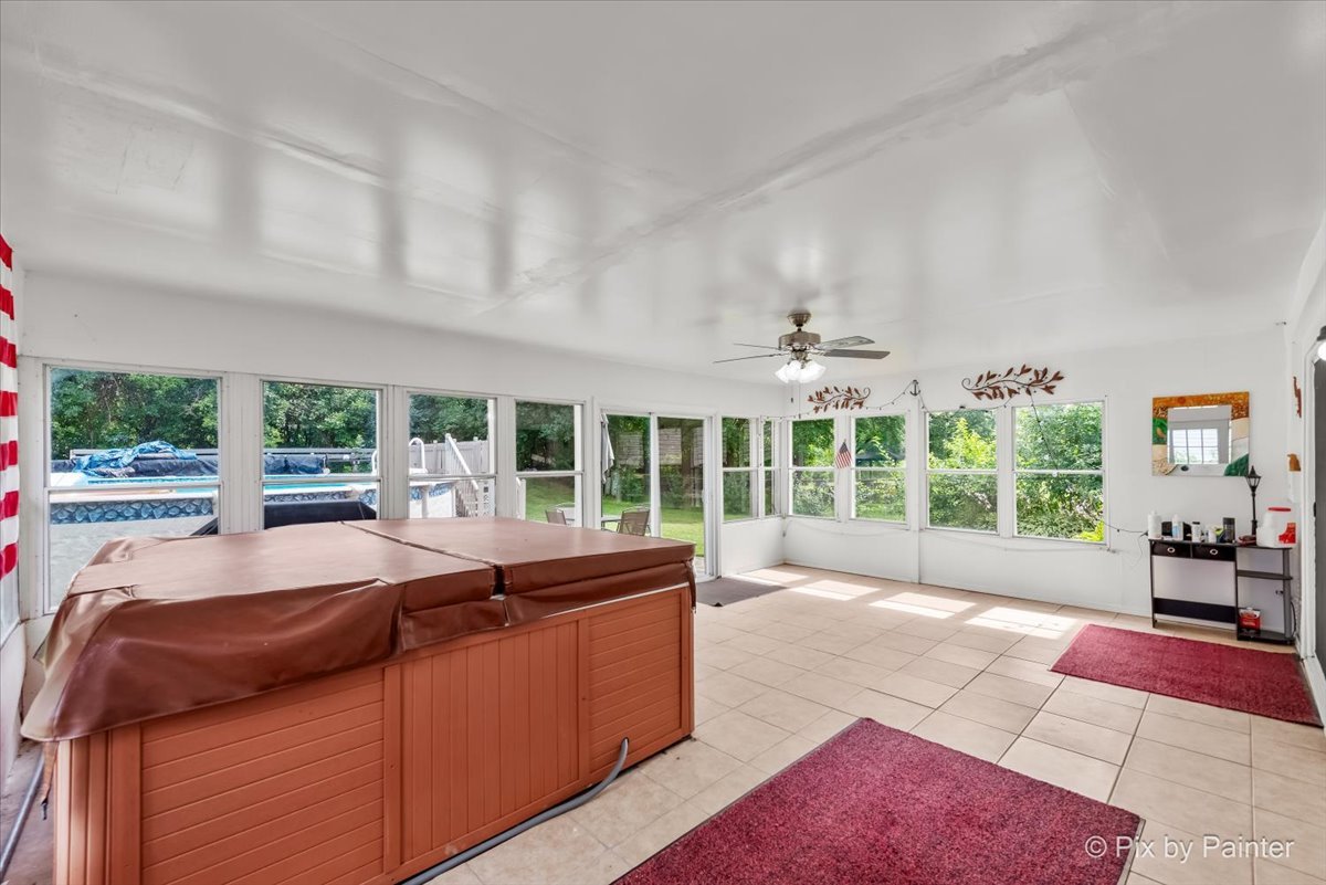 2320 Bayside Drive, Hanover Park, IL 60133