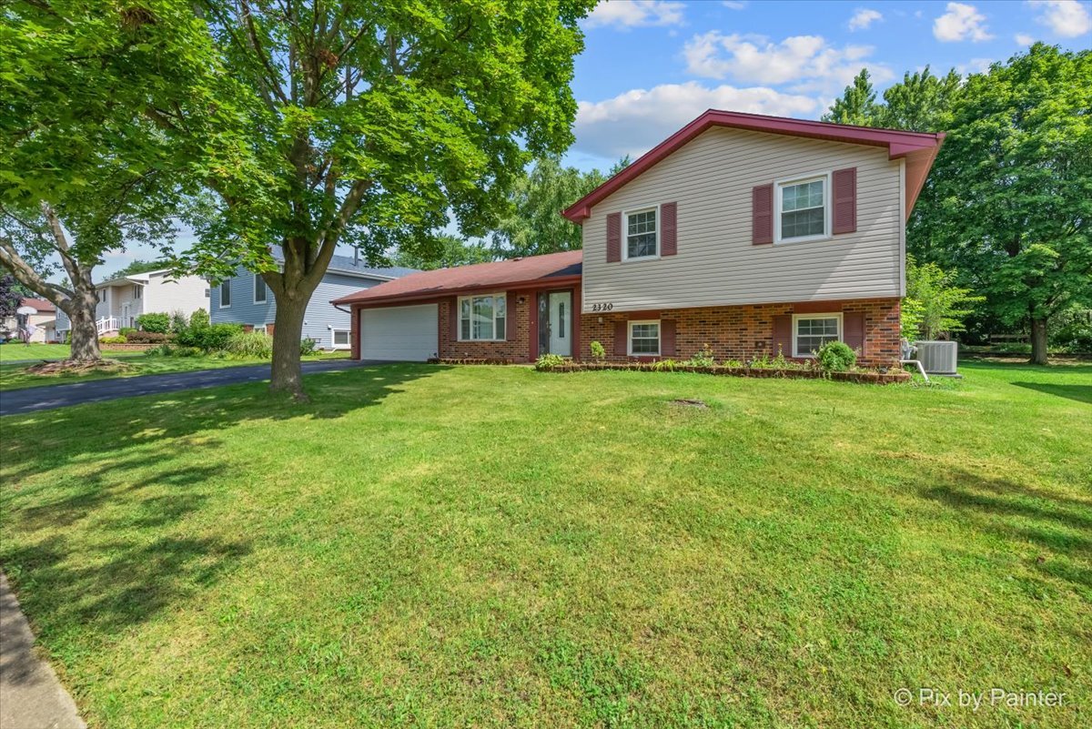 2320 Bayside Drive, Hanover Park, IL 60133