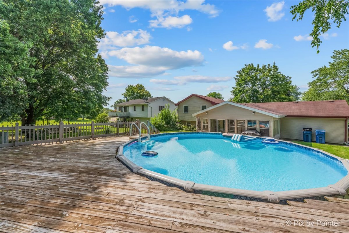 2320 Bayside Drive, Hanover Park, IL 60133