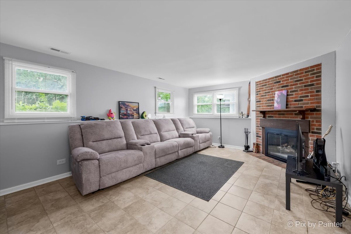 2320 Bayside Drive, Hanover Park, IL 60133