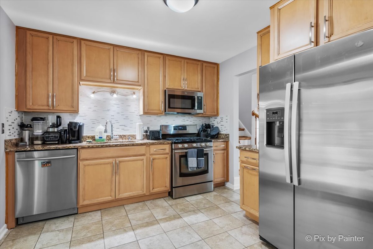 2320 Bayside Drive, Hanover Park, IL 60133