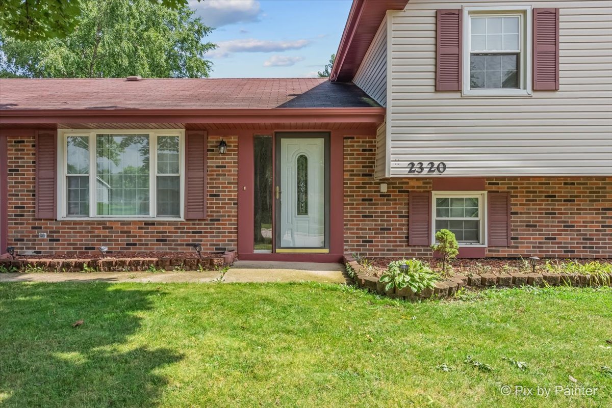 2320 Bayside Drive, Hanover Park, IL 60133