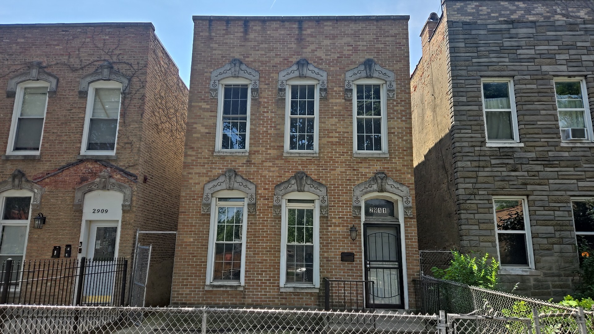 2911 W Walnut Street, Chicago, IL 60612