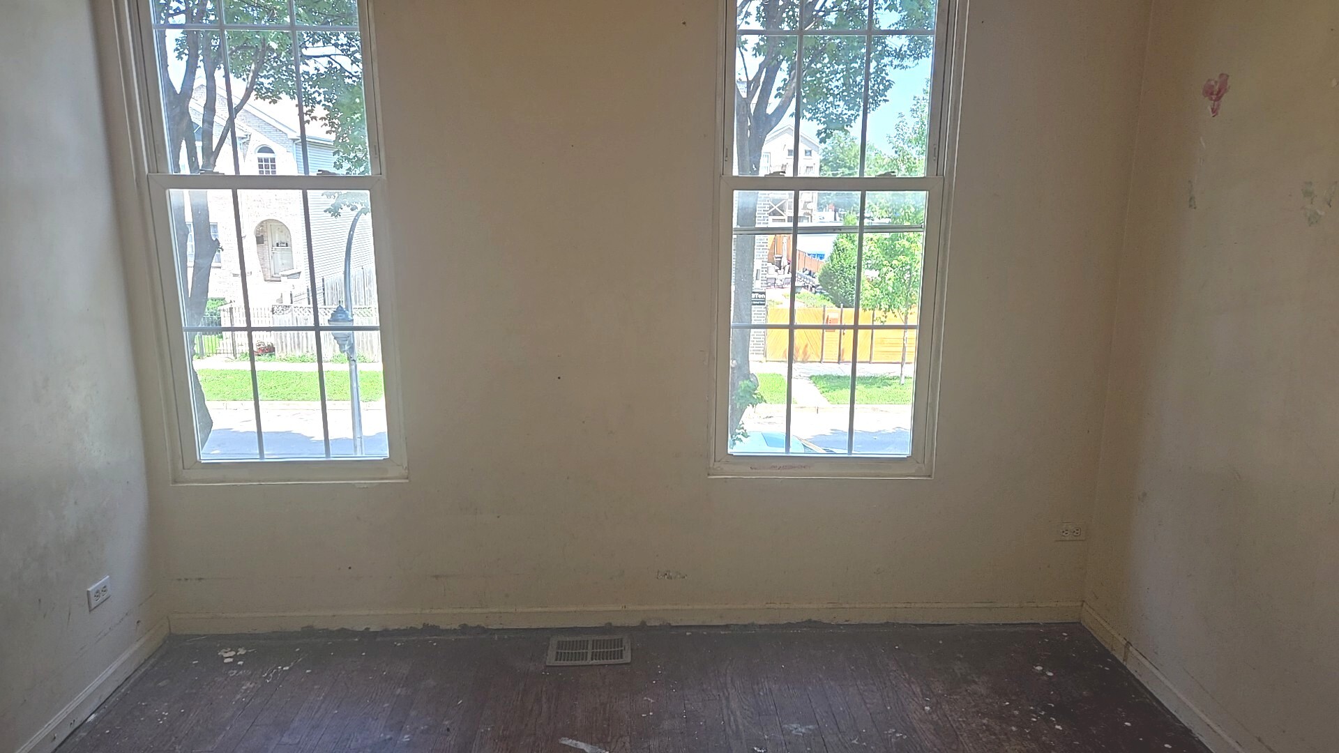 2911 W Walnut Street, Chicago, IL 60612