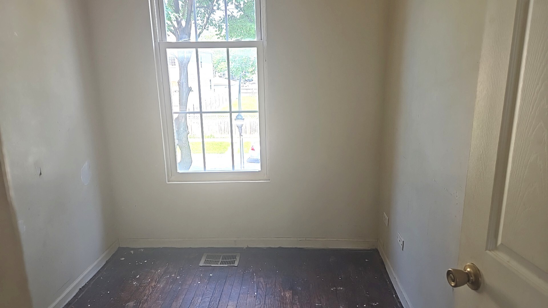 2911 W Walnut Street, Chicago, IL 60612