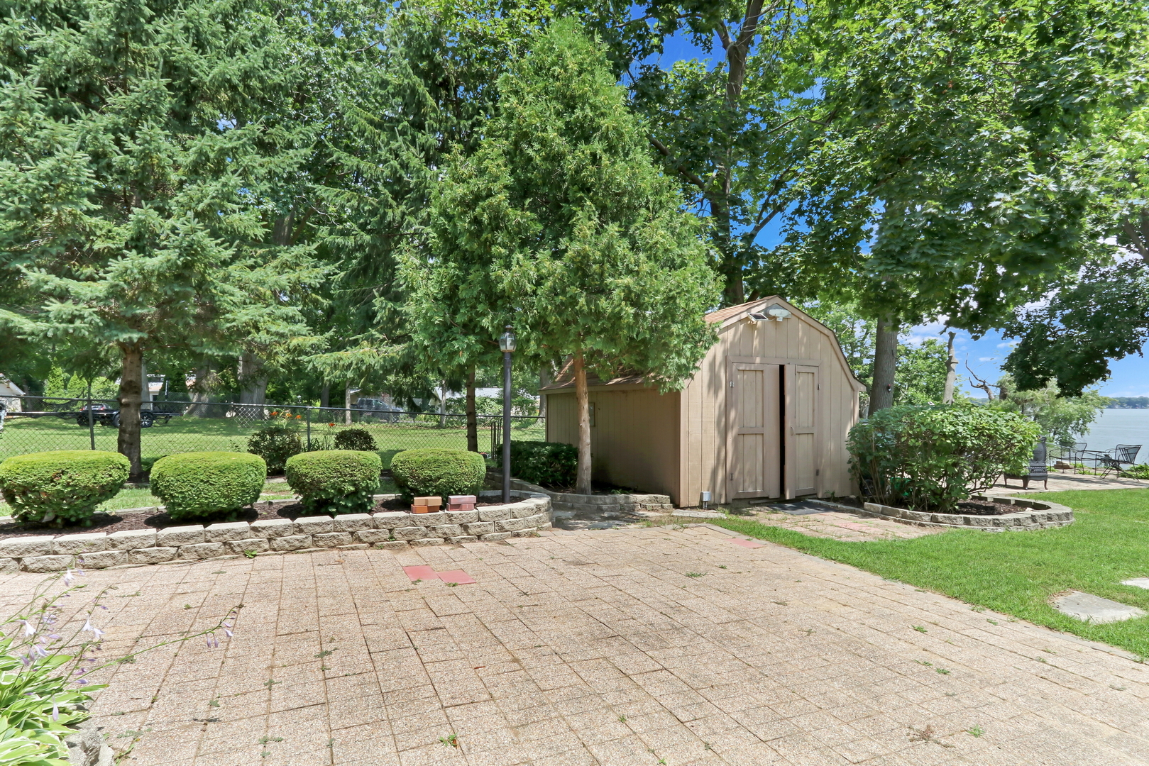 42567 N Woodbine Avenue, Antioch, IL 60002