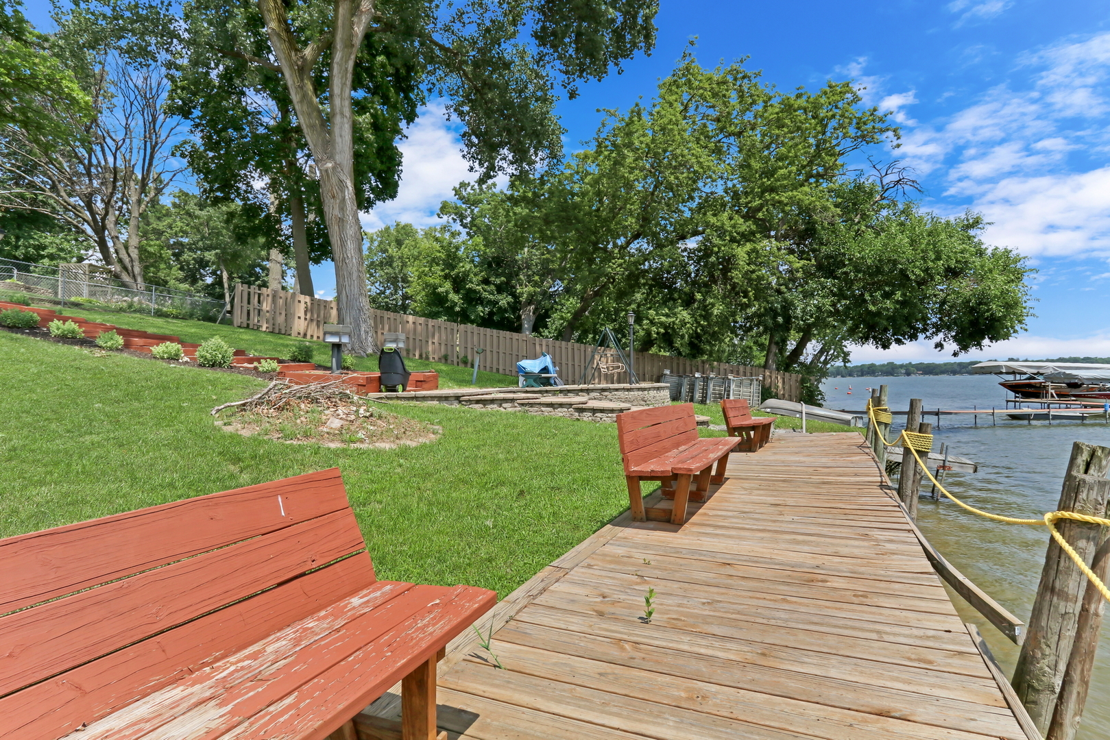 42567 N Woodbine Avenue, Antioch, IL 60002