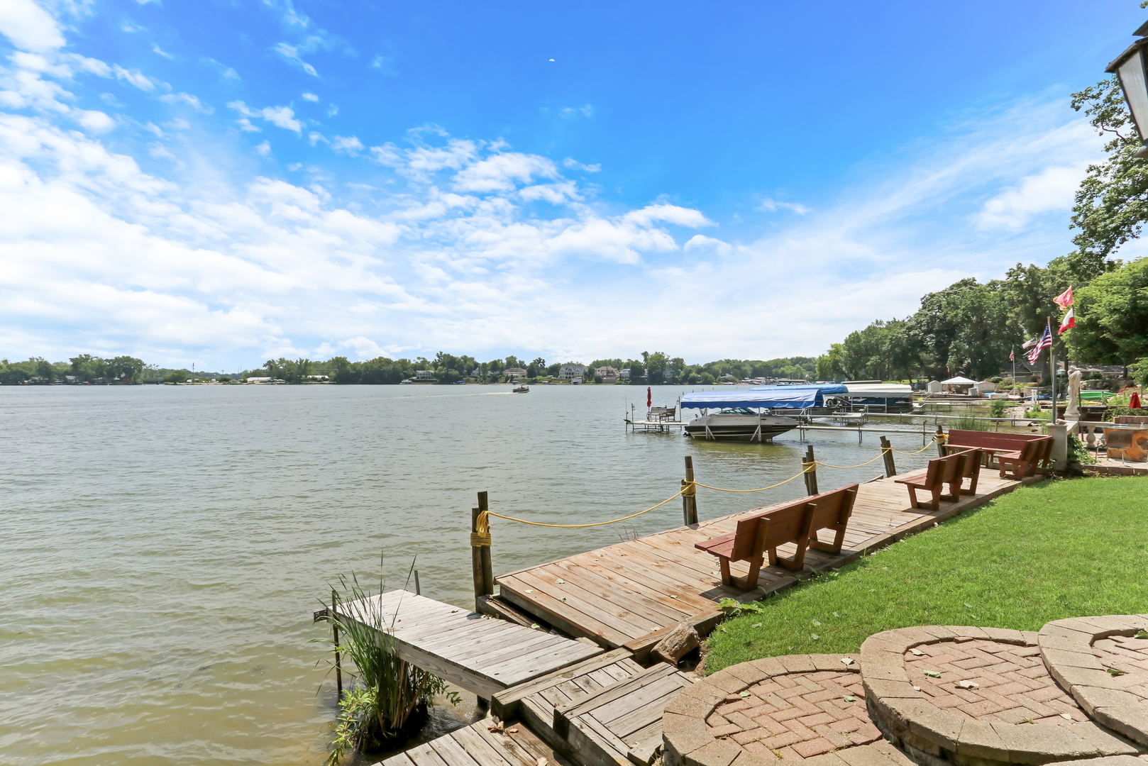 42567 N Woodbine Avenue, Antioch, IL 60002