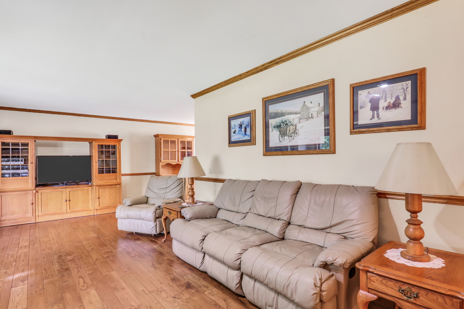42567 N Woodbine Avenue, Antioch, IL 60002
