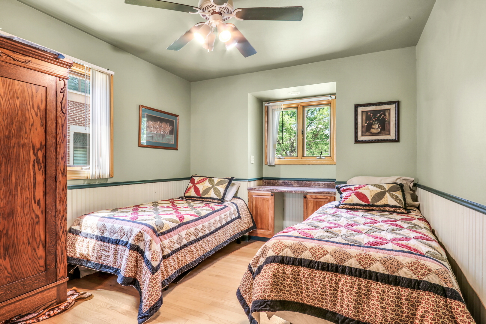 42567 N Woodbine Avenue, Antioch, IL 60002