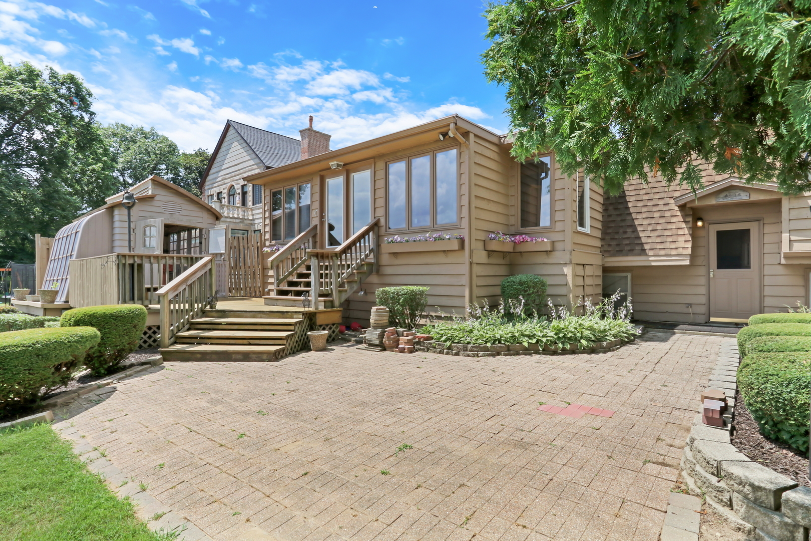42567 N Woodbine Avenue, Antioch, IL 60002