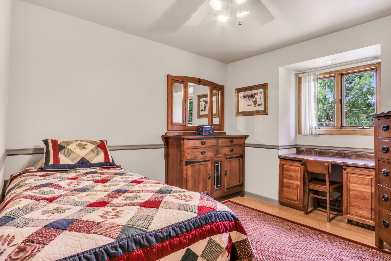 42567 N Woodbine Avenue, Antioch, IL 60002