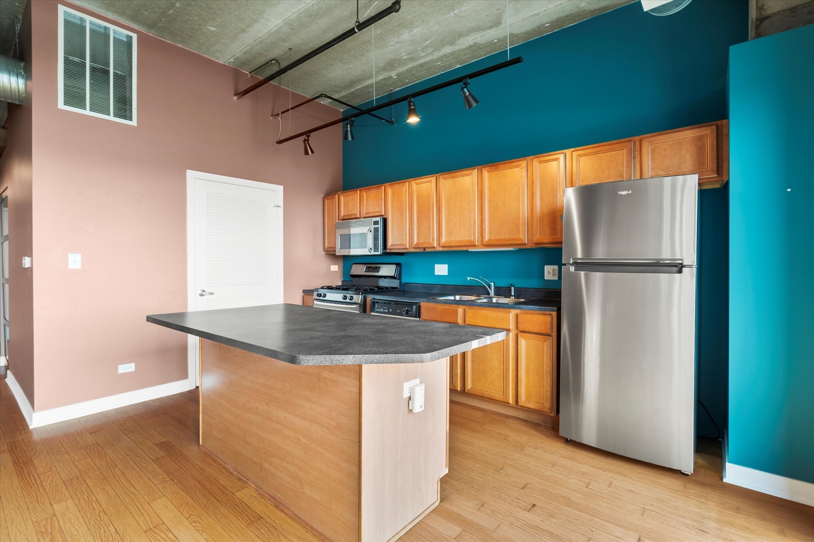 833 W 15TH Place #514, Chicago, IL 60608