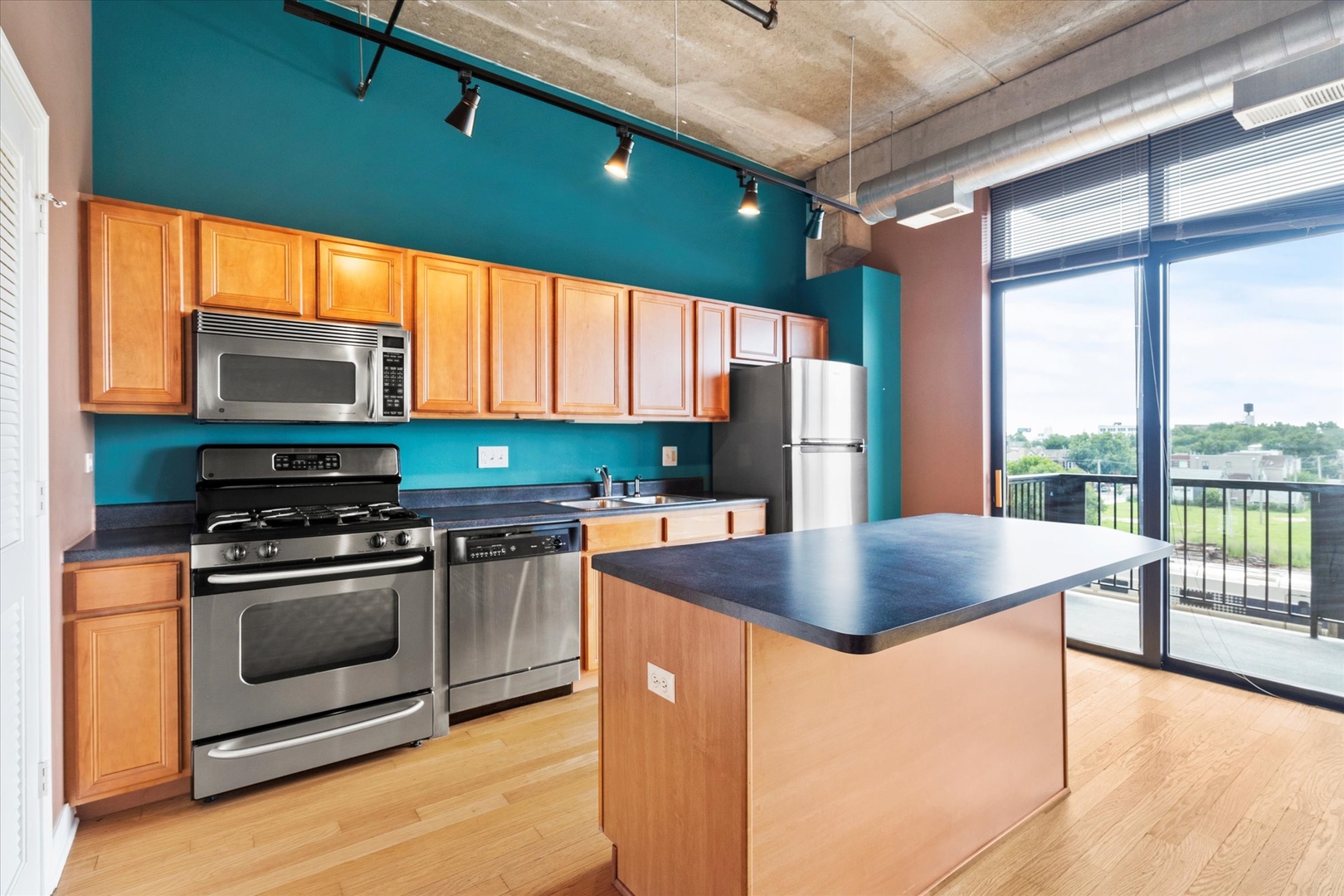 833 W 15TH Place #514, Chicago, IL 60608