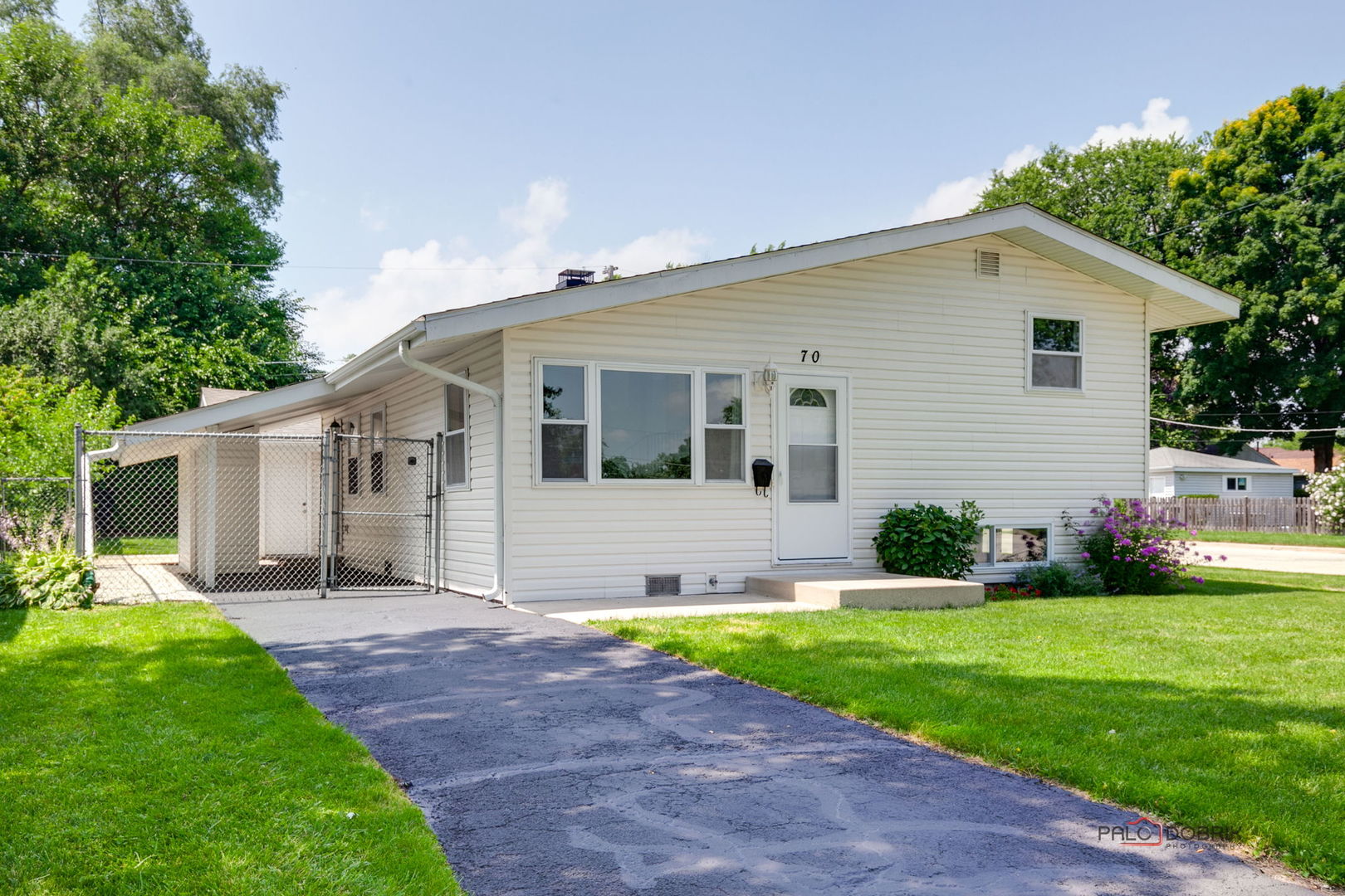 70 N Ridgemoor Avenue, Mundelein, IL 60060