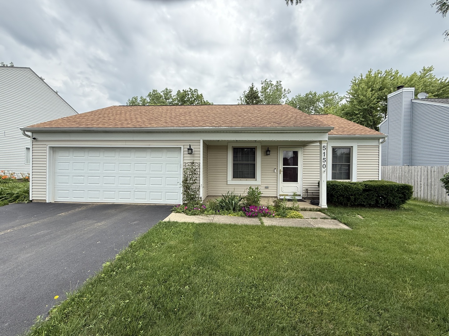 5150 Winona Lane, Gurnee, IL 60031
