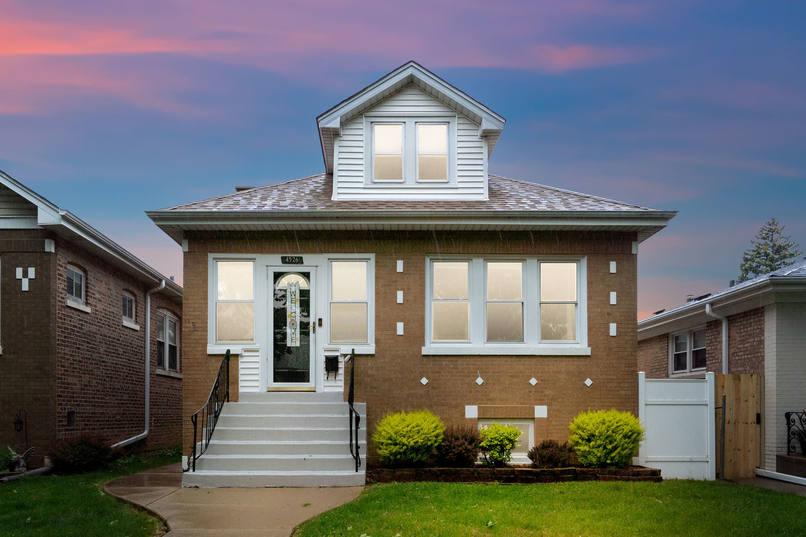 4526 N Mobile Avenue, Chicago, IL 60630