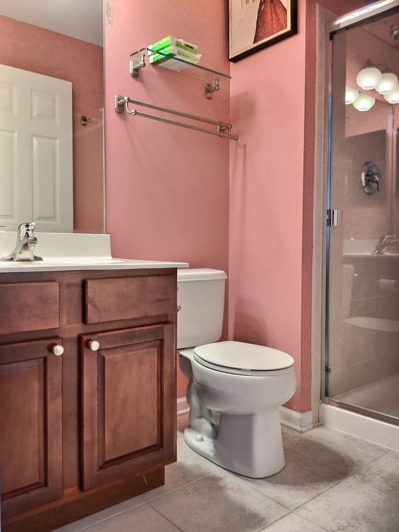 557 Cary Woods Circle, Cary, IL 60013