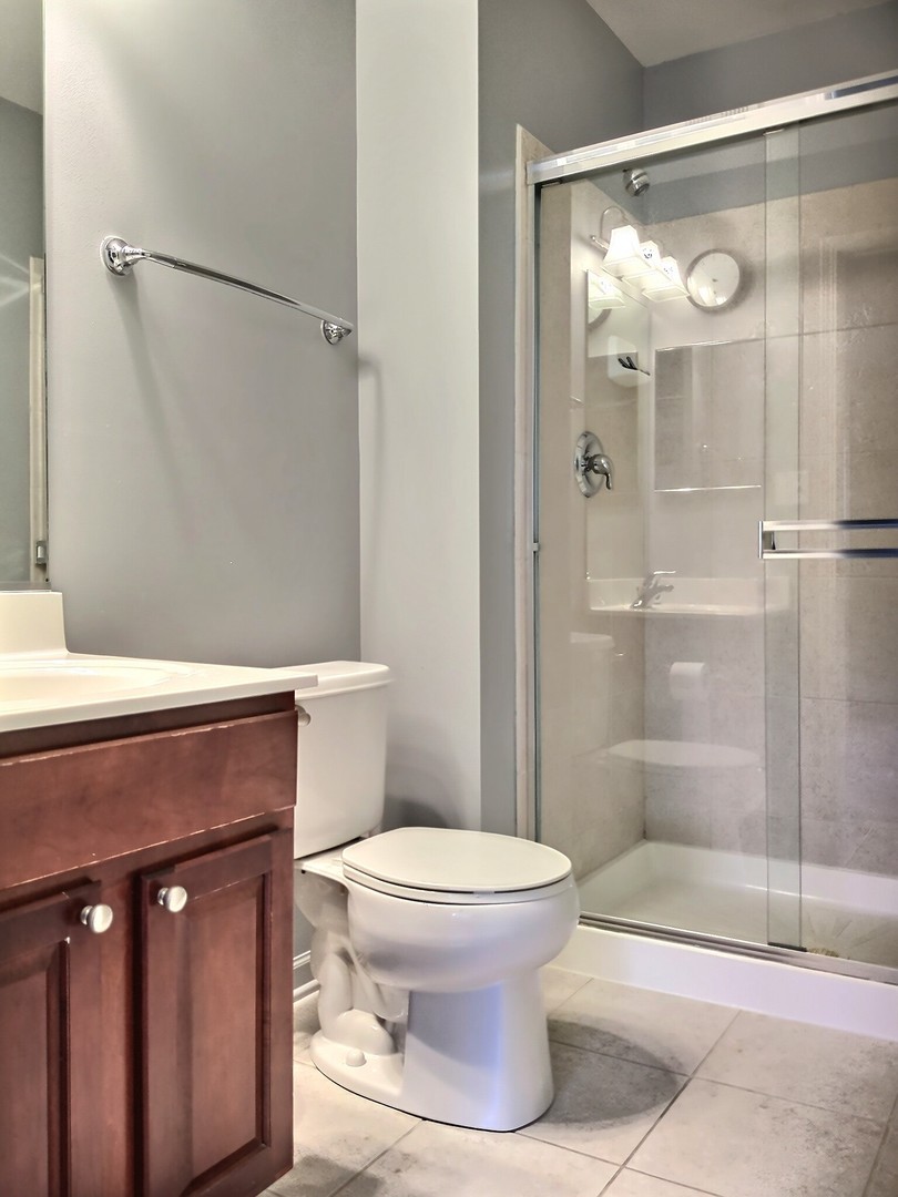 557 Cary Woods Circle, Cary, IL 60013