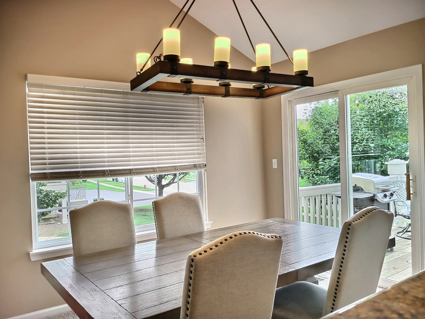 557 Cary Woods Circle, Cary, IL 60013