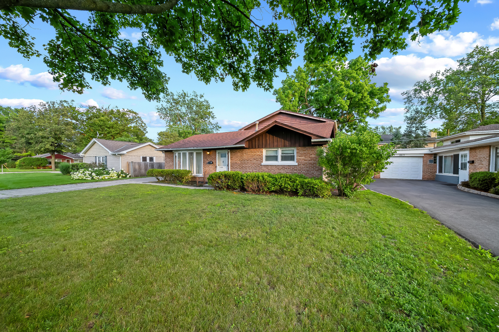 2409 Center Avenue, Northbrook, IL 60062