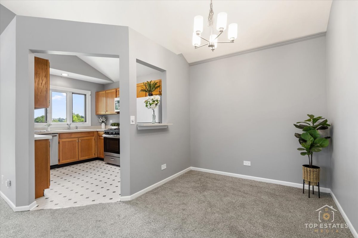 301 University Lane #A, Elk Grove Village, IL 60007