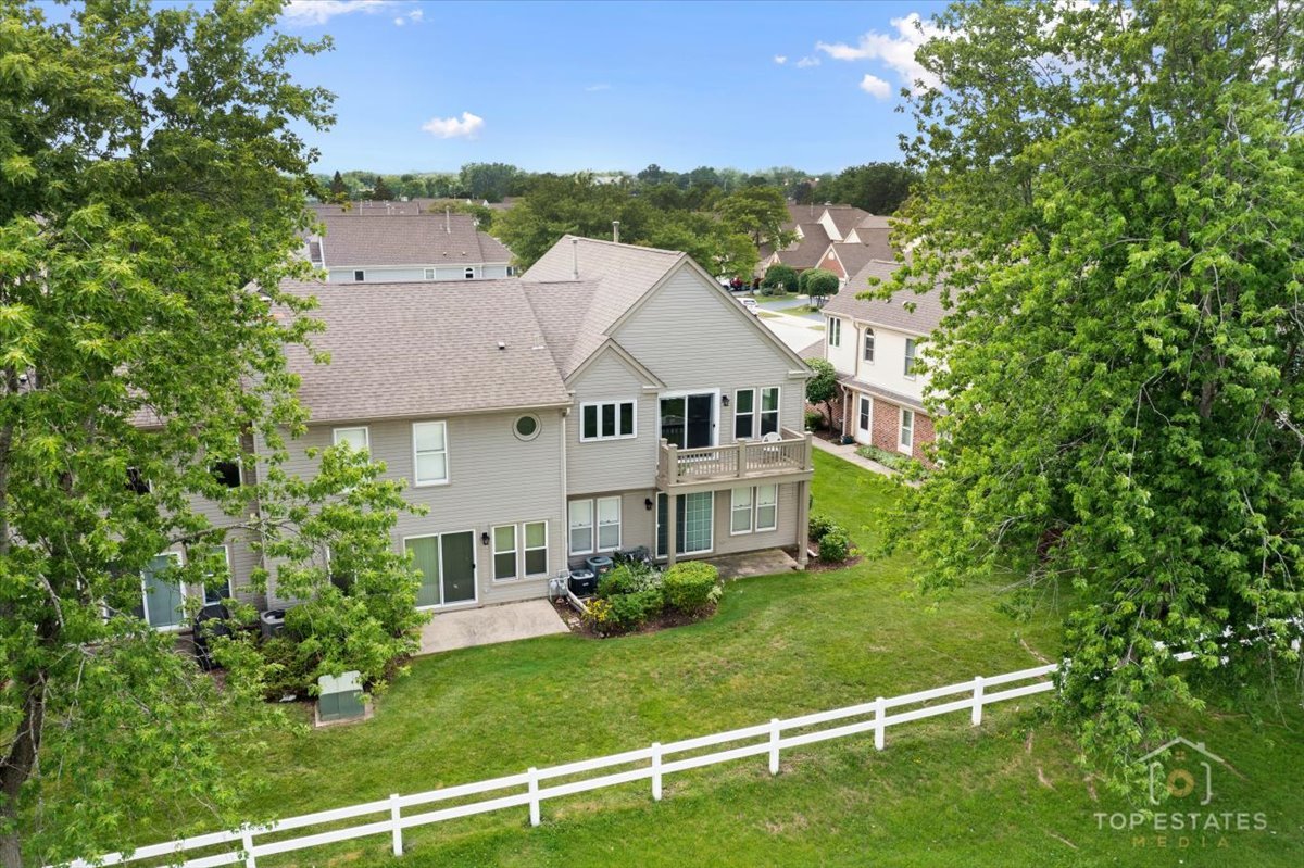 301 University Lane #A, Elk Grove Village, IL 60007