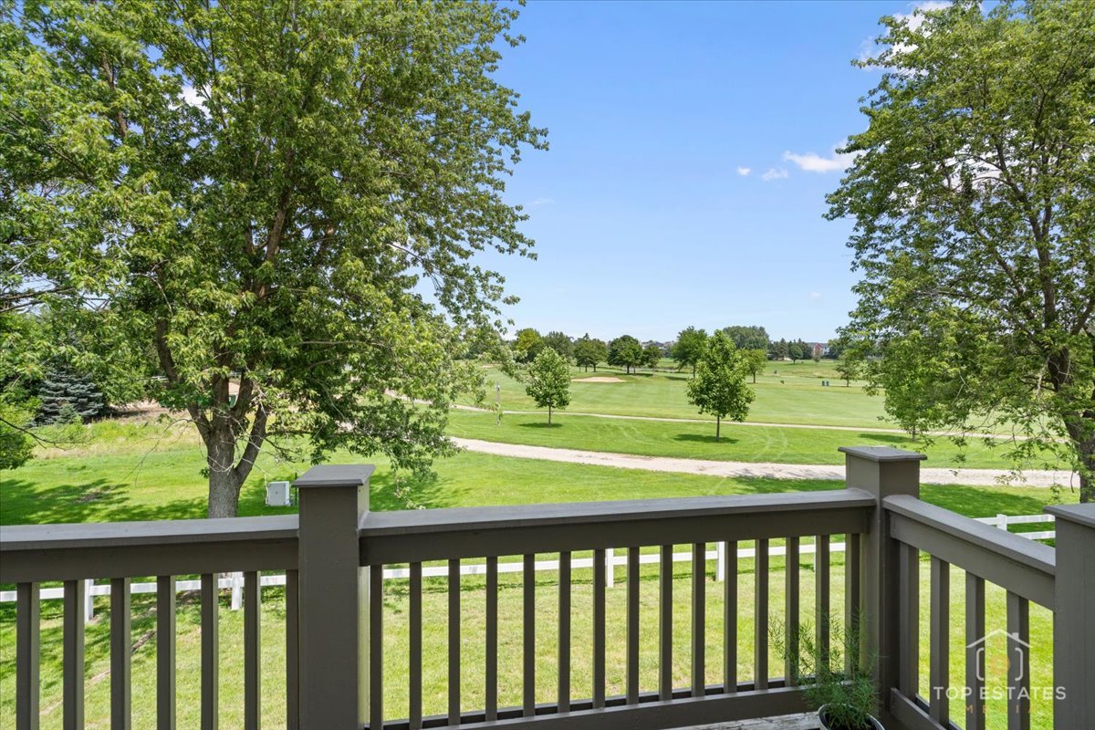 301 University Lane #A, Elk Grove Village, IL 60007