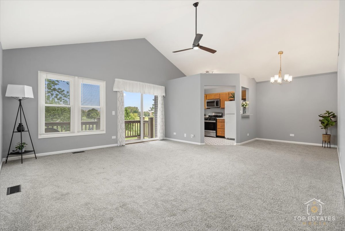 301 University Lane #A, Elk Grove Village, IL 60007