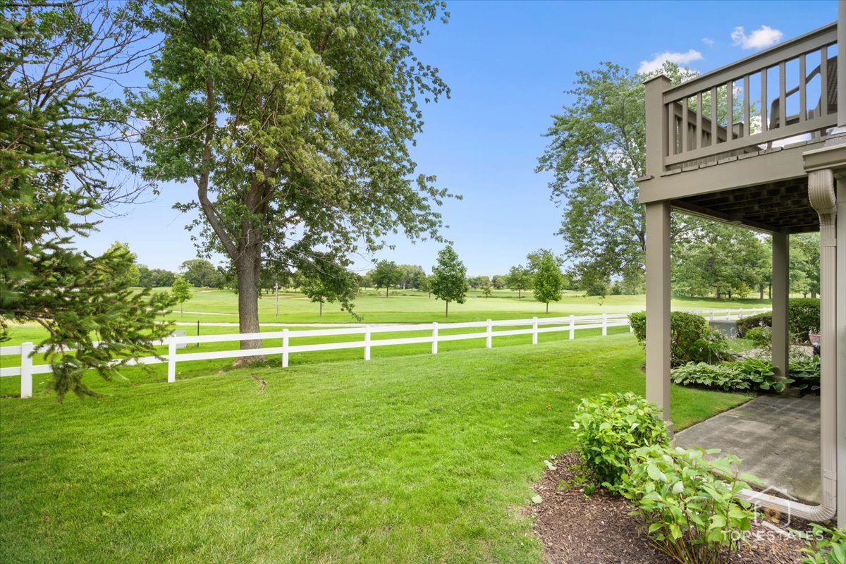 301 University Lane #A, Elk Grove Village, IL 60007